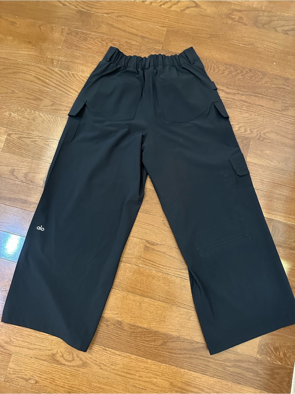ALO Yoga Black Wide-Leg Cargo Pants